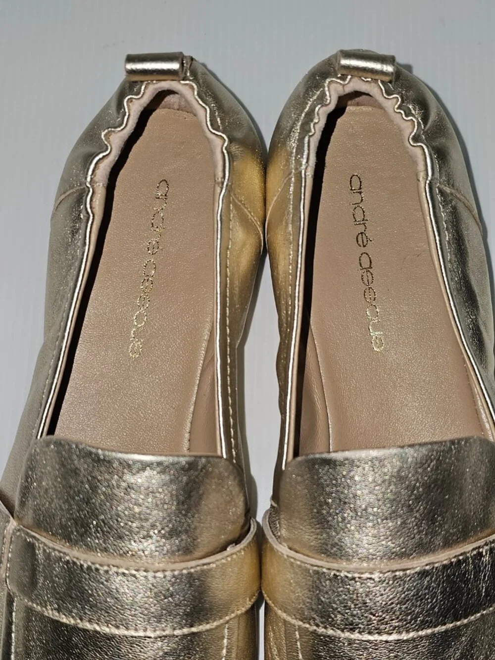 Andre Assous Cedar Featherweights Loafer Womens 10.5 Metallic Gold Leather Flats